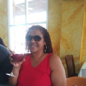 Meet your Posher, Roxana